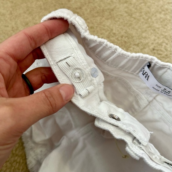 NWT Zara White Distessed Denim Shorts - Picture 5 of 6